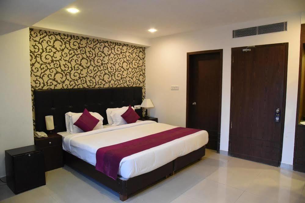 Oyo Premium Railway Station Patna Otel Patna  Dış mekan fotoğraf