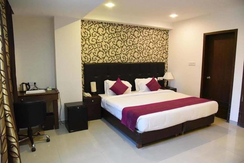 Oyo Premium Railway Station Patna Otel Patna  Dış mekan fotoğraf